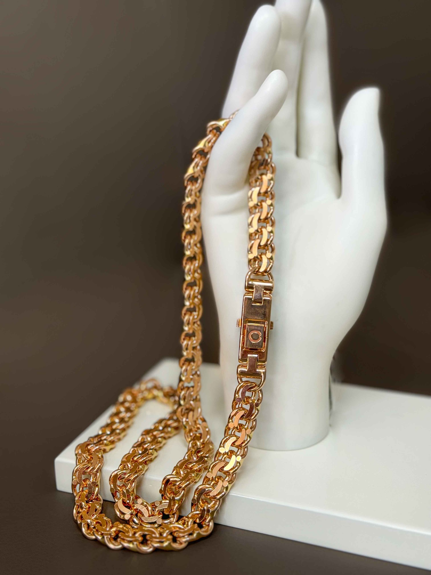 Цепь из красного золота, плетение «Бисмарк»